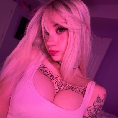 j ☆'s profile picture