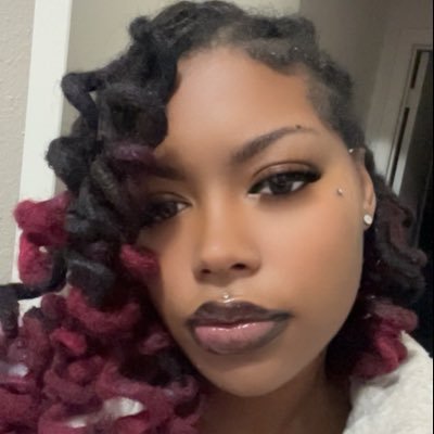 🧚🏾♀️'s profile picture