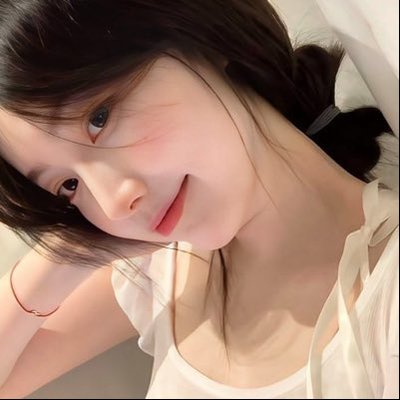 flora's profile picture