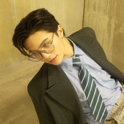 z || stream Ice Cream⋆.ೃ࿔*:・'s profile picture