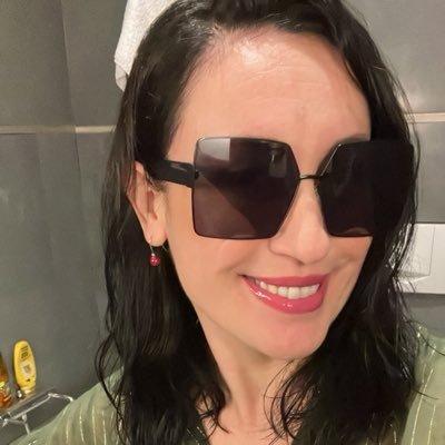 La madame de Gauche's profile picture