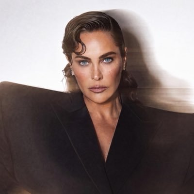 Hulya Avsar's profile picture