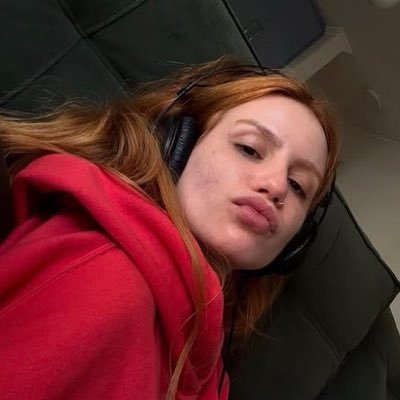 thi's profile picture