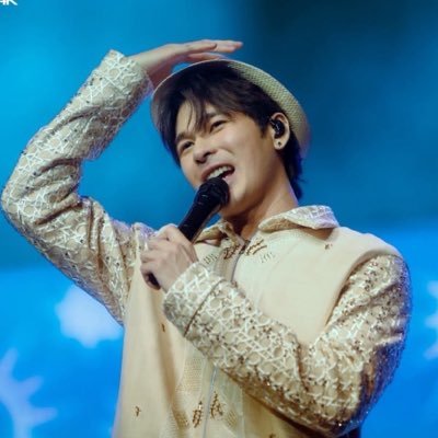 Tumbler 🔆 | Love Ü lots era 👩❤️👨's profile picture