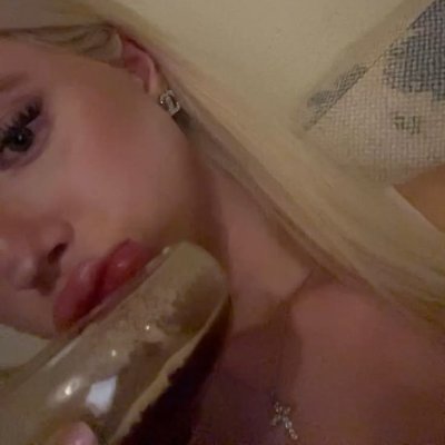 🐥 🎀 𝐿𝓊𝒸𝒾𝑒 🎀 🐥's profile picture