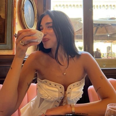 shawrmdes's profile picture