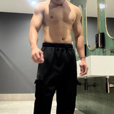 LebaHPoul3n's profile picture