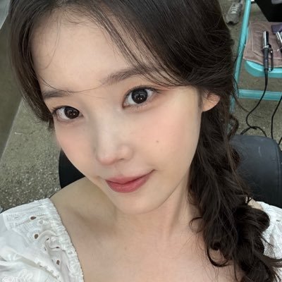 아이유 영상🗂's profile picture