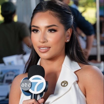 Abigail Velez's profile picture