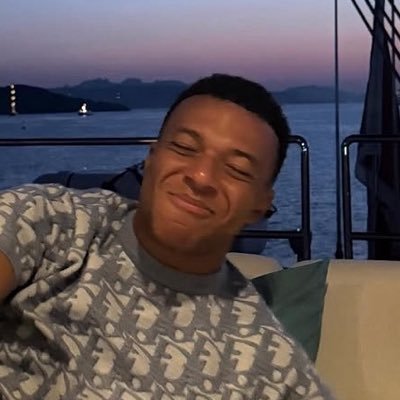 mkmhes's profile picture