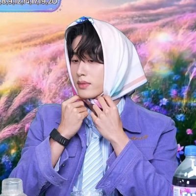 star —★ ˙// teammoth's profile picture