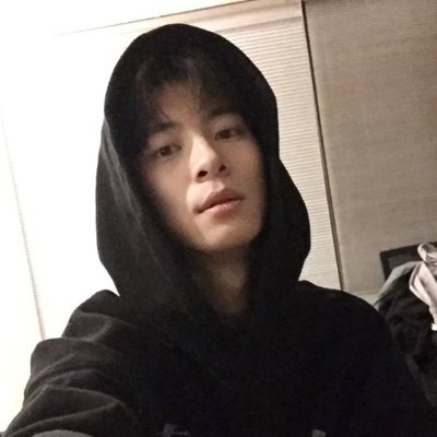 LittleWaaves's profile picture