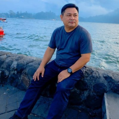 U Naing(Official Acc)'s profile picture