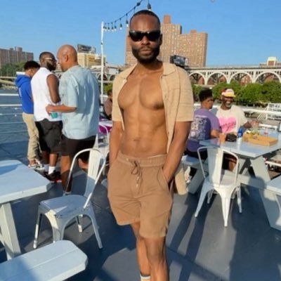 mmoodysings's profile picture