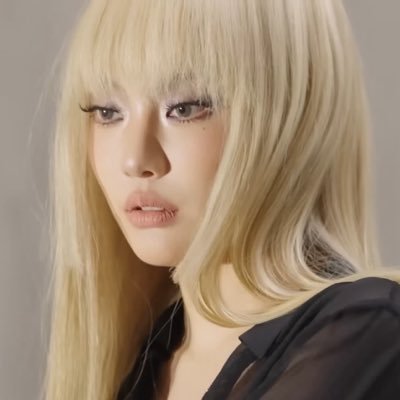 e's profile picture