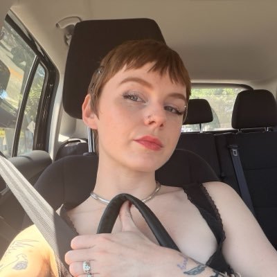 submittolucy's profile picture