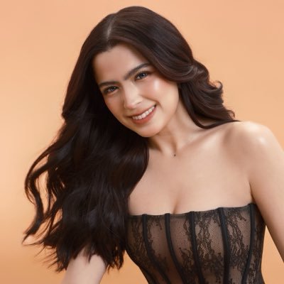 Alexa Ilacad ☾'s profile picture