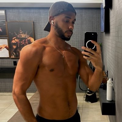 R1's profile picture