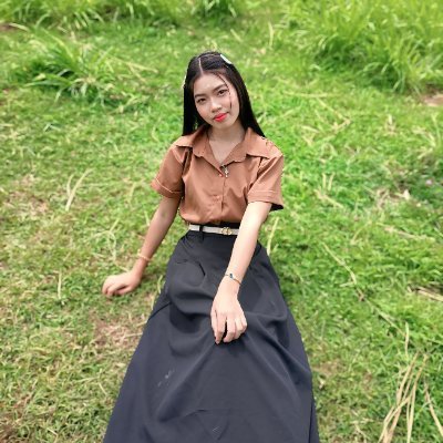 B E E🐝's profile picture