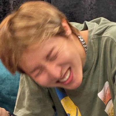 vale ៹ vai ver o bts's profile picture