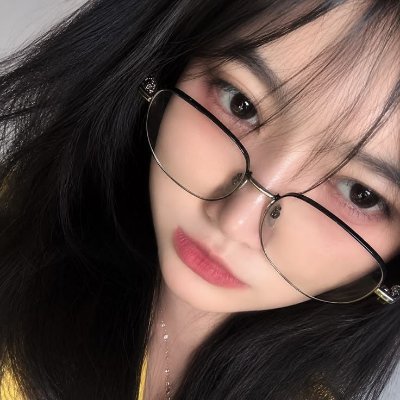 é's profile picture
