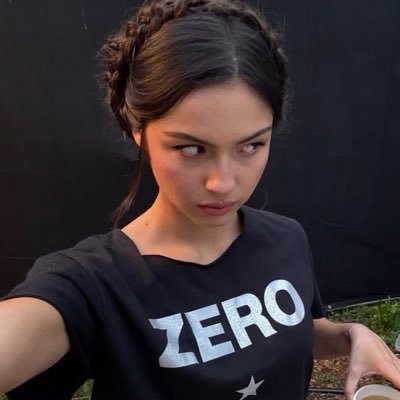 hollanovs's profile picture