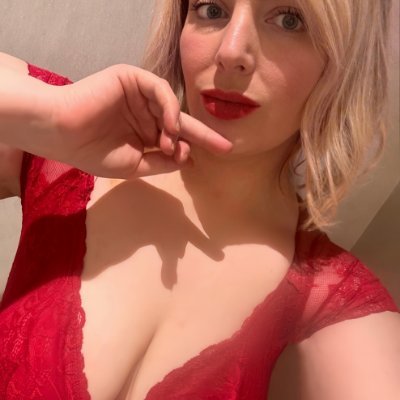 CLAIRE X's profile picture