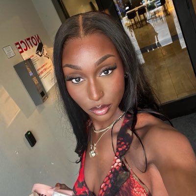 𝒟𝒾𝓋𝒾𝓃𝑒's profile picture