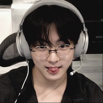 kar vio a bts 🥕's profile picture