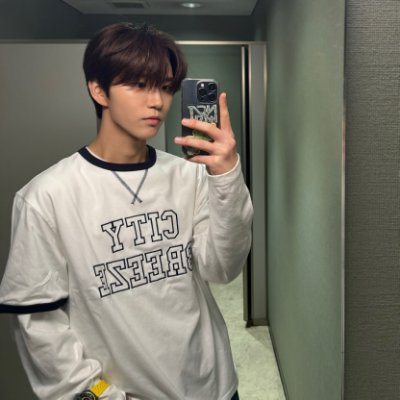 Young_050621's profile picture