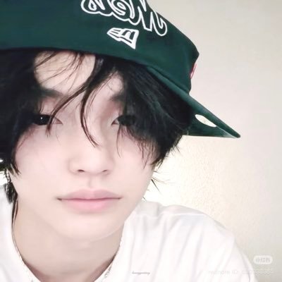 ᶻz ₍ _ _ ₎'s profile picture