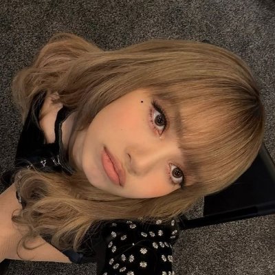 lara's profile picture