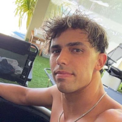 Q..'s profile picture