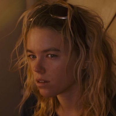 lesbiantooth's profile picture