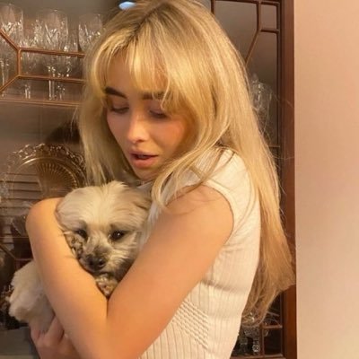 ✦'s profile picture