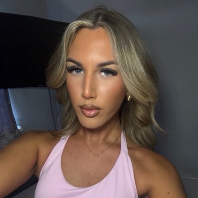 angelxots's profile picture