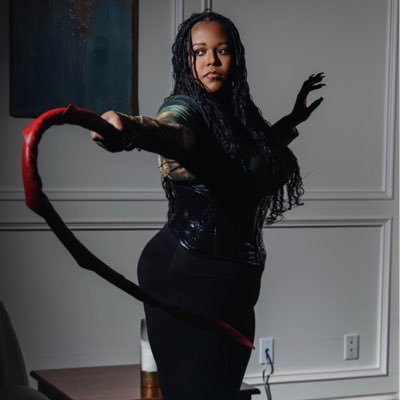 blaaksuedepumps's profile picture