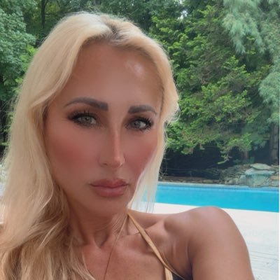 AlinaStJoh34202's profile picture