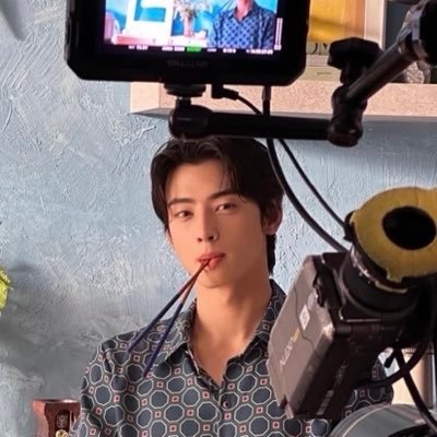 ₣₹EN₡H¥🇷🇪's profile picture