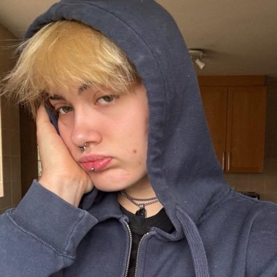 Eron tiny & wet ftm 🏳️⚧️'s profile picture