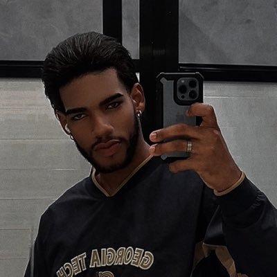 emanu's profile picture