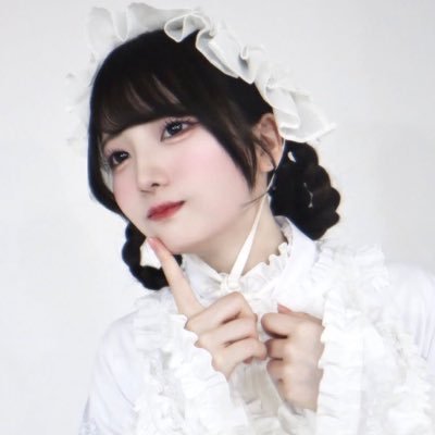 mari ༉‧₊˚.'s profile picture