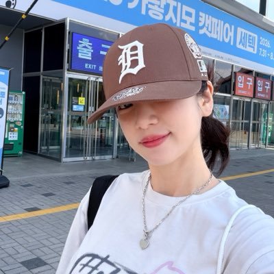 aivz🐼🐥🐝's profile picture