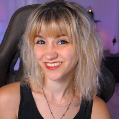 AoElena's profile picture
