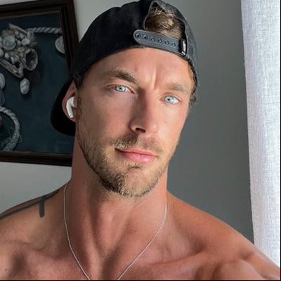 holystudd's profile picture