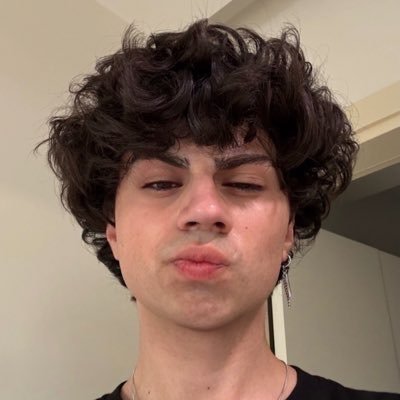 esma's profile picture