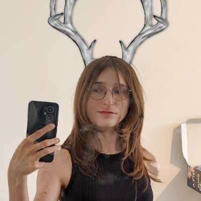Isla 🏝️🦌's profile picture