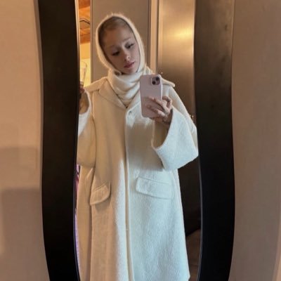 lauren is seeing ariana ꕤ's profile picture
