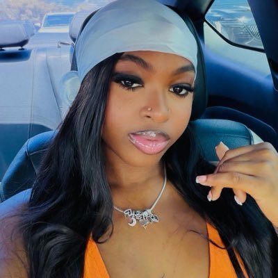 Mia's profile picture