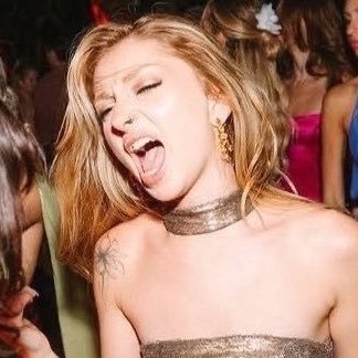 zey𓏲*ੈ✩ #happyesinday!'s profile picture